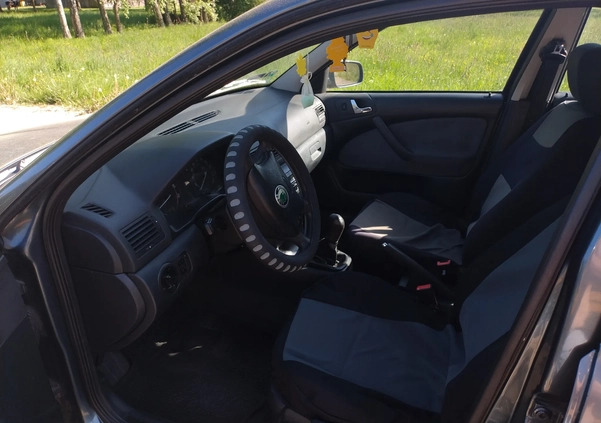 Skoda Octavia cena 5500 przebieg: 205000, rok produkcji 2003 z Bełchatów małe 46